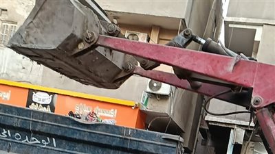 رئيس مدينة الزقازيق يتابع أعمال النظافة