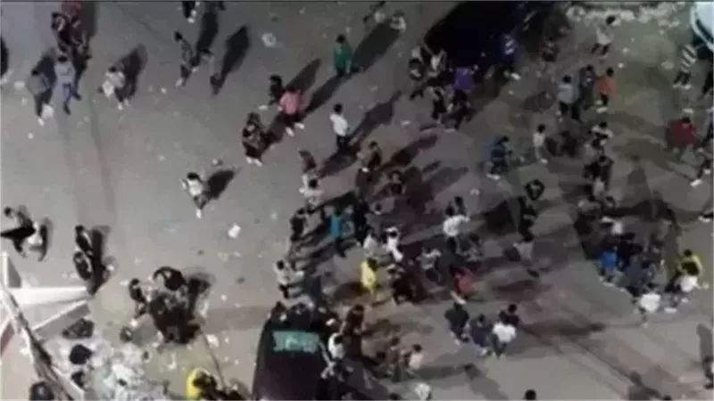 مشاجرة وإصابة عامل