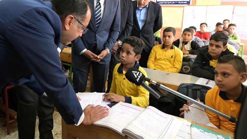 رئيس الوزراء يتفقد