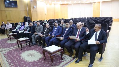 جامعة الفيوم تضيف برنامج معلم الذكاء الاصطناعي بكليتي التربية والهندسة 