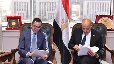 وزير العمل يبحث مع وزير الاستثمار تفعيل سُبل التعاون في الملفات المشتركة