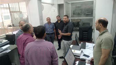 رئيس مركز الإبراهيمية يفاجئ العاملين بالمركز التكنولوجي في الشرقية