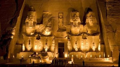 لمدة 20 دقيقة، أسوان تحتفل بتعامد الشمس علي وجه الملك رمسيس الثاني، غدا