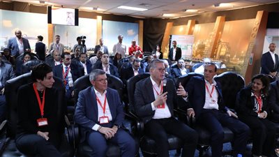 وزير البترول يصطحب نظيره القبرصي في جولة لمواقع إنتاج الغاز ومجمع الإسالة بإدكو