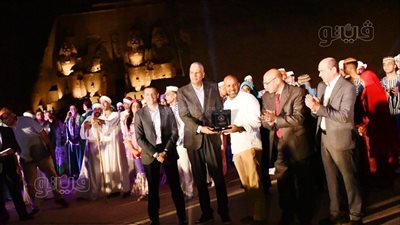 قبل تعامد الشمس، قصور الثقافة تكرم محافظ أسوان والمشاركين فى أعمال نقل المعبد (صور)