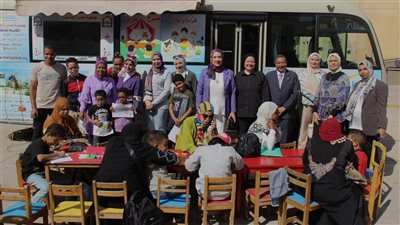 مكتبة مصر الجديدة المتنقلة فى زيارة لكلية الدراسات العليا للطفولة بجامعة عين شمس