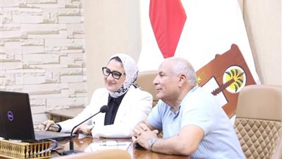 محافظ الوادي الجديد يتابع مشروع تطوير وميكنة صندوق استصلاح الأراضي