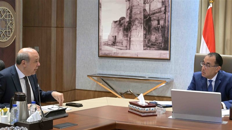 رئيس الوزراء ووزير