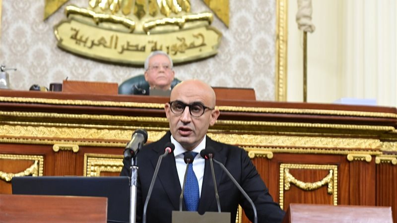 وزير التعليم أمام