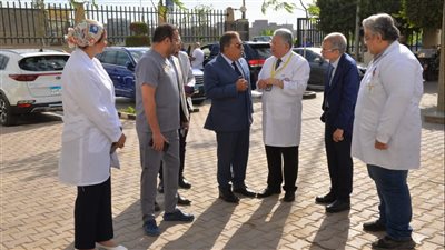 محافظ الدقهلية يتفقد مستشفى ومعهد الكبد بشربين 