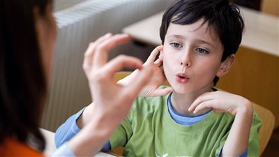 فى اليوم العالمى له، اعرف ماهو التلعثم والتأتأة وأسباب إصابة الأطفال بهما