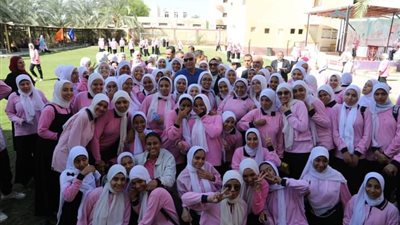 محافظ الوادي الجديد يتفقد انتظام سير العملية التعليمية بالمدارس