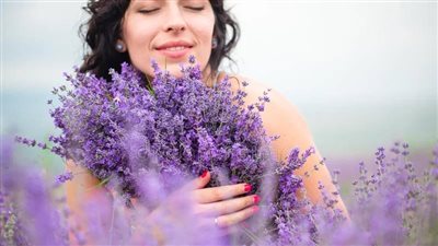 زيت اللافندر، يحل كل مشكلات شعرك في زمن قياسي