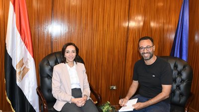 محافظ البحيرة تستعرض خطة إنهاء المشروعات التنموية وحل مشكلات المواطنين