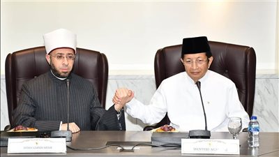 الأزهري يبحث مع الوزير الإندونيسي الجديد للشئون الدينية سبل التعاون المشترك (صور)