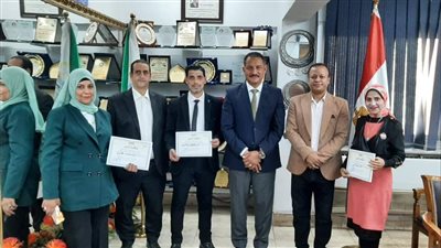 مدير تعليم الجيزة يكرم المعلمين المبدعين على مستوى الإدارات (صور)