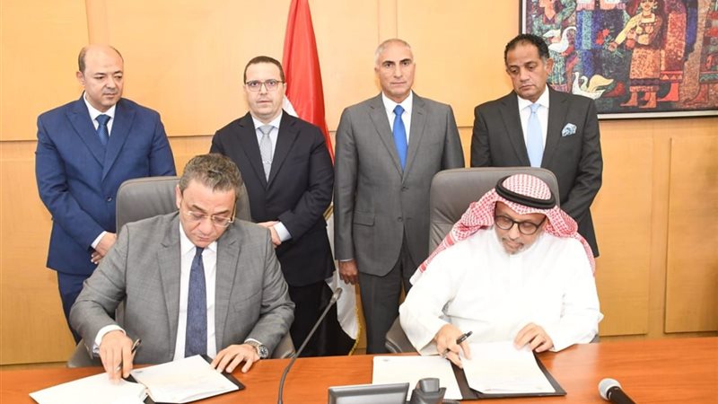مسؤولو الاسكان