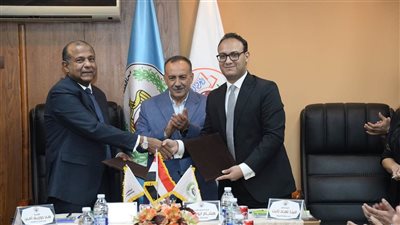 محافظة أسيوط: إقامة معرض دائم للسلع الغذائية وإنشاء 16 كشك للشباب (صور) 