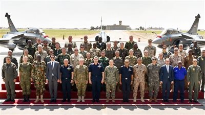 القوات المسلحة تنظم زيارة لعدد من الملحقين العسكريين لإحدى القواعد الجوية 