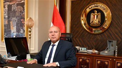 هل تضع الدولة يدها على المصانع المتوقفة والمتعثرة؟، رد حاسم لـ كامل الوزير