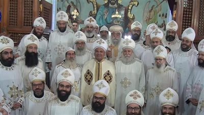 الأنبا سارافيم يرسم كاهنين في إيبارشية الإسماعيلية 