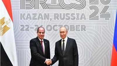 بوتين في حضور السيسي: الدولار يستخدم كسلاح ومضطرون للبحث عن بدائل أخرى