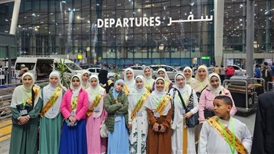 بزفة شعبية، أهالي البدرشين يودعون 27 حافظًا للقرآن الكريم من الفائزين بأداء العمرة (صور)