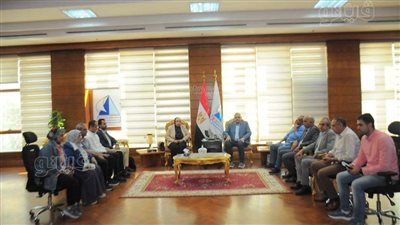 رئيس جامعة كفر الشيخ يستقبل وفد بنك الاستثمار 