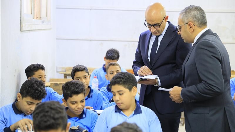 محمد عبد اللطيف وزير
