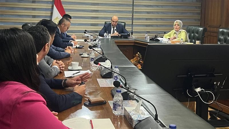 لقاء وزير الطيران