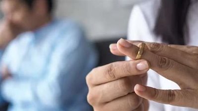 ربة منزل في دعوى نفقة: طلقني غيابيا ورفض الإنفاق على أبنائه منذ انفصالنا