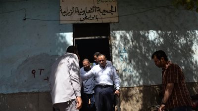  إيه القرف ده وشغلكم ما يسواش بصلة، محافظ أسيوط ينفجر غضبا على مسؤولين بسبب الإهمال (فيديو) 