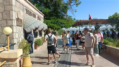 الحديقة النباتية بأسوان تستقبل 2800 سائح أجنبي