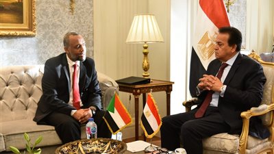 وزير الصحة يستقبل نظيره السوداني لبحث التعاون المشترك والدعم المصري المقدم للخرطوم