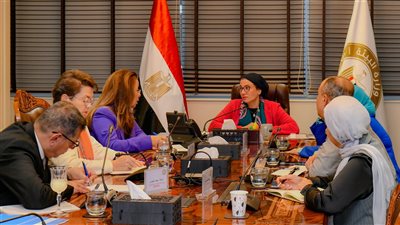 ياسمين فؤاد تؤكد أهمية بناء كوادر وطنية وإقليمية لمكافحة الجرائم ضد البيئة