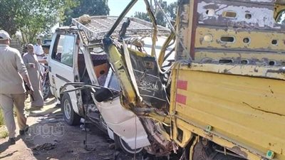 مصرع وإصابة 8 أشخاص في تصادم سيارة نقل وميكروباص بالغربية
