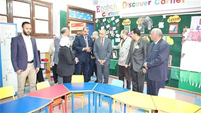 محافظ المنيا يشارك أبناء مدرسة النور للمكفوفين الاحتفال باليوم العالمي للعصا