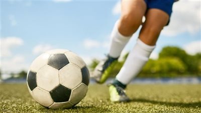 تفسير حلم لعب الكرة في المنام وعلاقته بالسفر إلى الخارج 