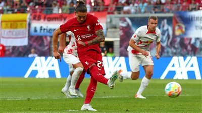 ليفربول يتقدم على لايبزيج بهدف من صناعة محمد صلاح في الشوط الأول