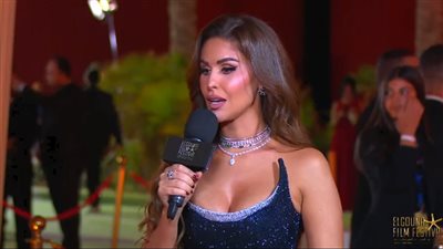 مي سليم: فخورة بتطور مهرجان الجونة وسعيدة بالعمل مع محمود حميدة