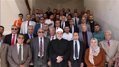 رئيس جامعة الأزهر يتفقد كليات الطب بدمياط ويحث الطلاب على الجد والاجتهاد 