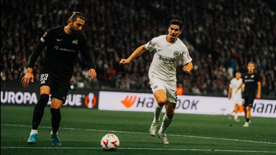  بمشاركة مرموش، فرانكفورت يفوز على ريجاس بهدف في الدوري الأوروبي