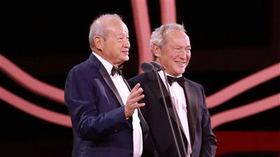 انطلاق الدورة السابعة من مهرجان الجونة.. حضور مكثف لنجوم الفن.. وتحية خاصة لروح الفنانين الراحلين في 2024.. ونجيب ساويرس: الإنسانية تعاني بغزة ولبنان ورسالتنا أوقفوا الحرب