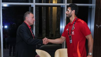 شاهد، لحظة وصول بعثة الأهلي إلى ملعب محمد بن زايد لمواجهة الزمالك