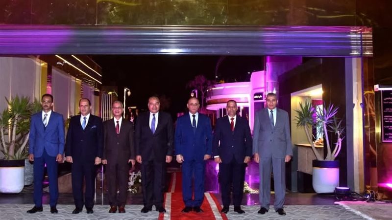 إدارة نوادى وفنادق