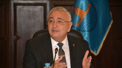 مجلس تنمية البيئة بجامعة الإسكندرية يناقش ملف السلامة والصحة المهنية