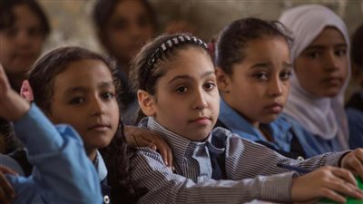 أول تعليق من التعليم على ظهور علم المثليين بمنهج اللغة الإنجليزية للصف الأول الإعدادي