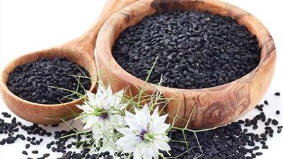 فوائد حبة البركة، تخفض السكر بالدم وتعالج مشكلات الجهاز التنفسي 