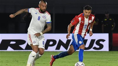 على طريقة أبو جبل.. حارس مرمى باراجواي يتسبب في هزيمة فريقه أمام تشيلي | فيديو