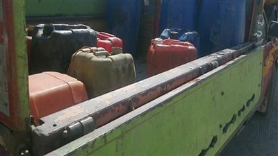 إحباط محاولة بيع 95 ألف لتر بنزين وسولار في السوق السوداء بالقاهرة